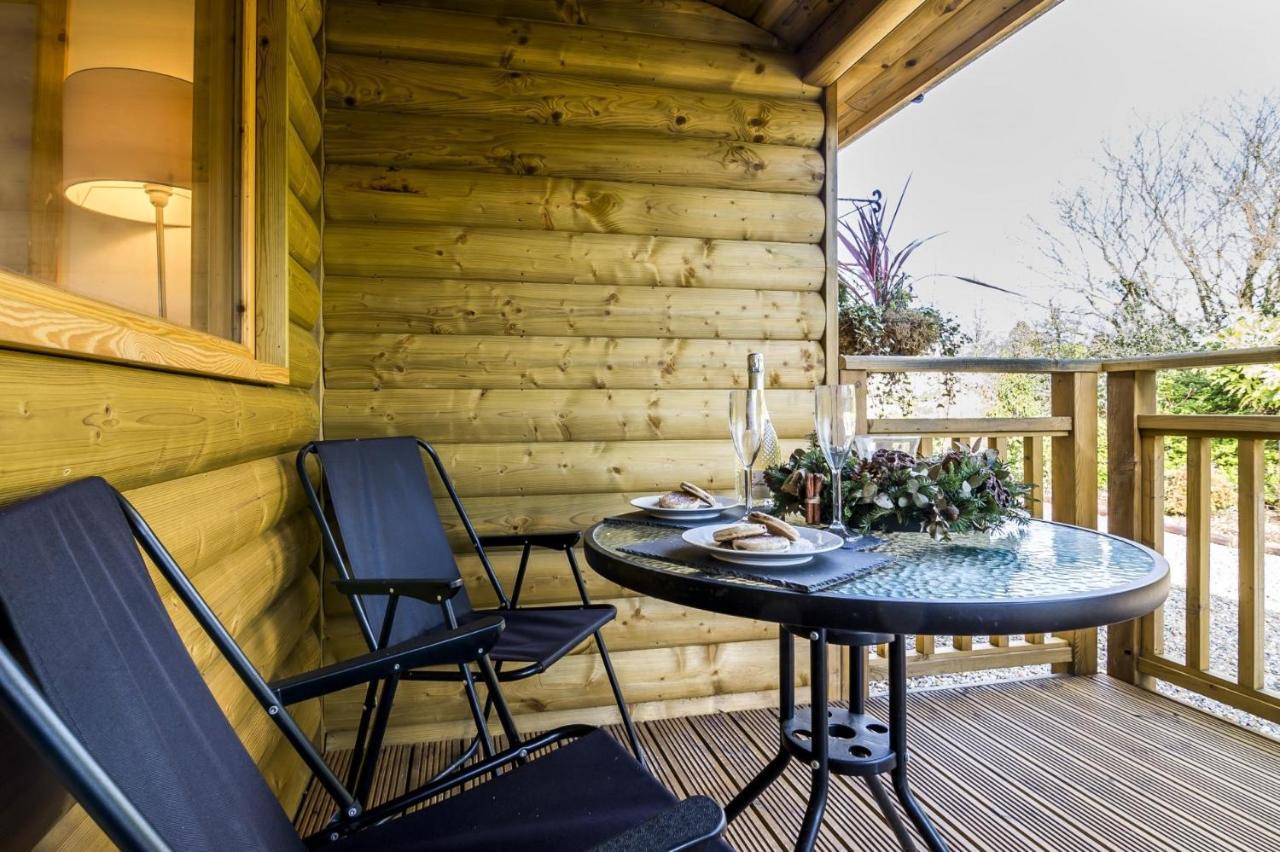 Laurel Lodge - 2 Bedroom Log Cabin - St Florence Saint Florence Luaran gambar